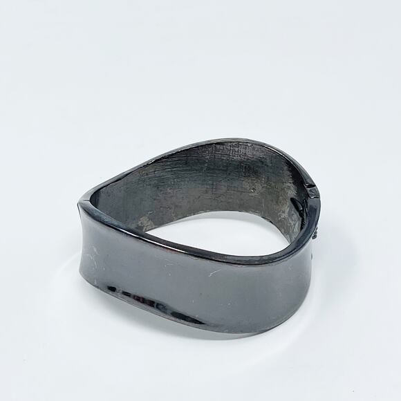 Dark Gray Silver Tone Wave Bangle Bracelet 1" Wide Fashion Statement Costume - Picture 10 of 11